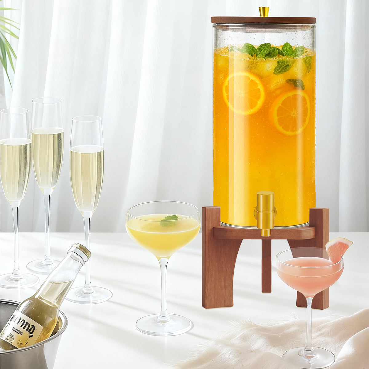 1.5 Gallon Glass Beverage Dispenser with Stand W580